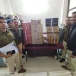 Kotwali police caught a cache of liquor along with the car