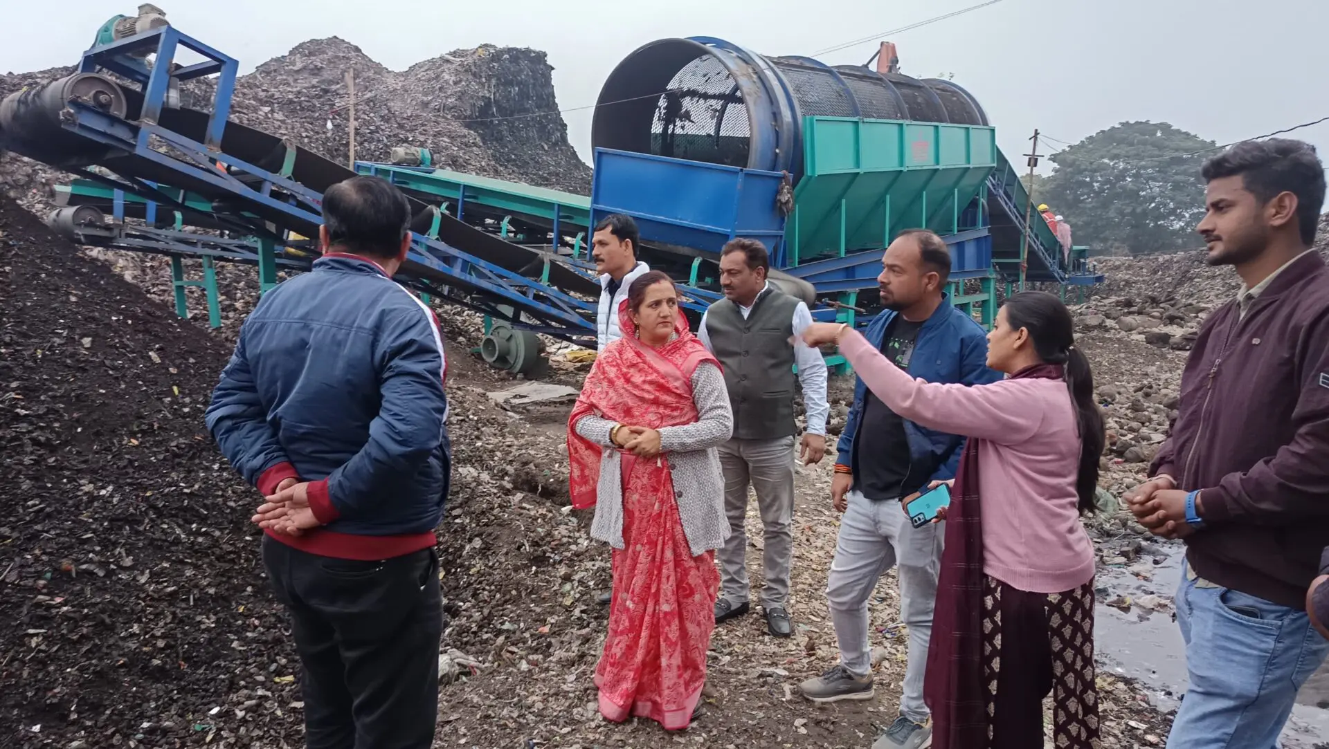 Municipal President Neetu Yadav inspected the trenching ground