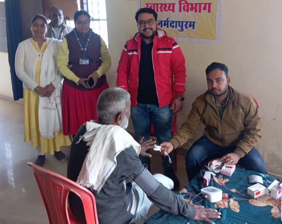 NAPA organized camp in night shelter, health checkup of 35 destitute people was done