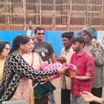 West Central Railway Women Employees Welfare Committee distributed blankets in the railway premises