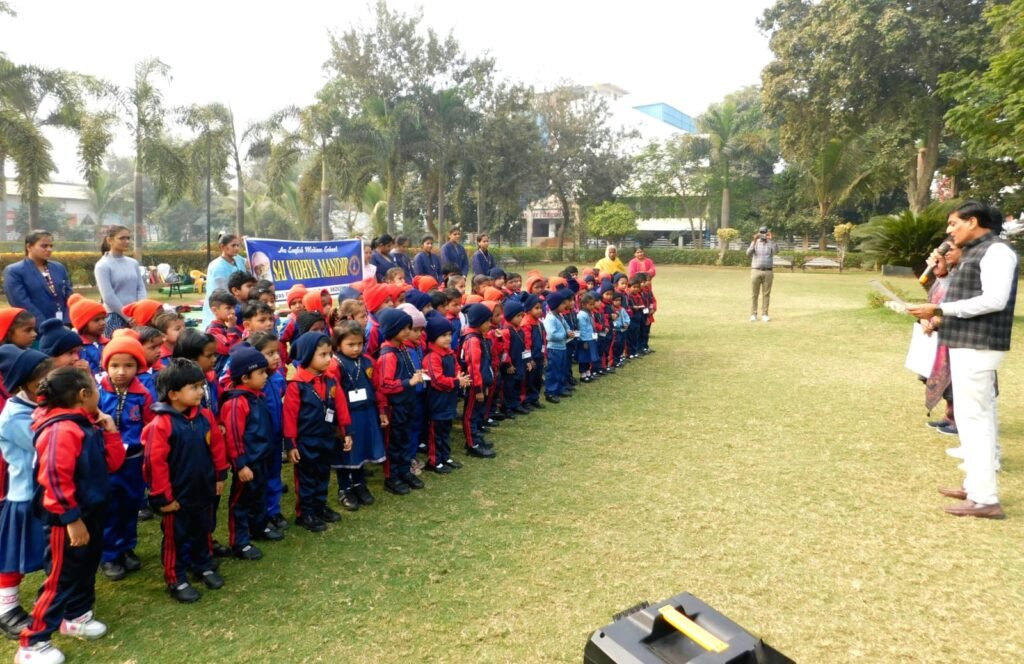 Children can play an important role in the cleanliness of the city