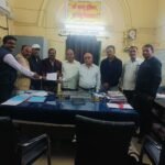 Teachers union presented four point memorandum to DEO and JD