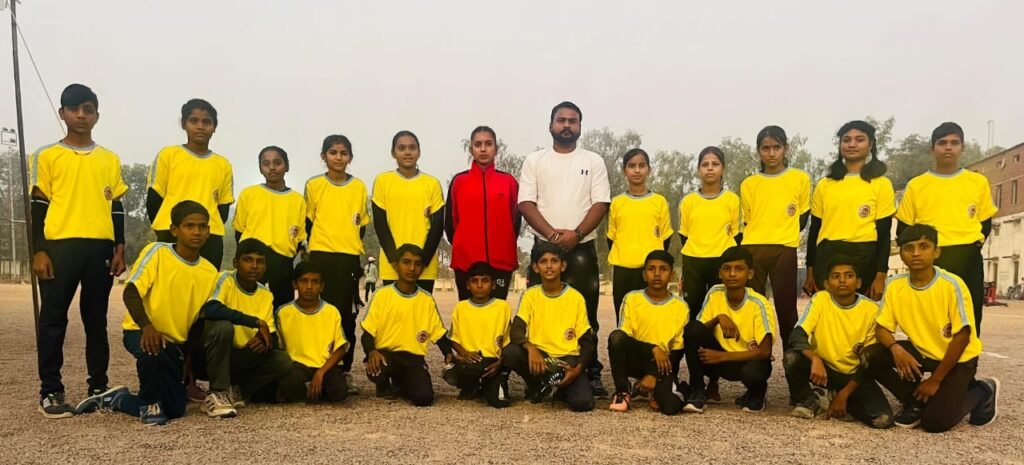 Narmadapuram defeated Gwalior division in state level softball.