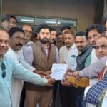 Congress gave memorandum to SDM regarding hoisting the tricolor flag