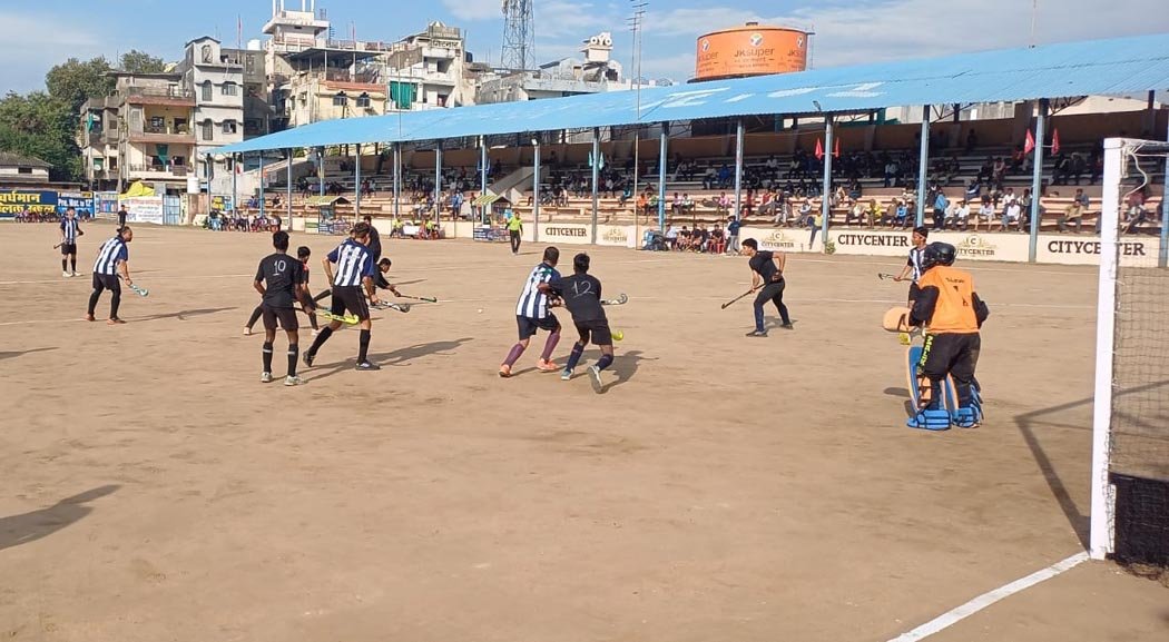 ऑल इंडिया हॉकी प्रतियोगिता का आगाज, टीकमगढ़ और इटारसी मैच जीतकर अगले राउंड में 1 Field Hockey1