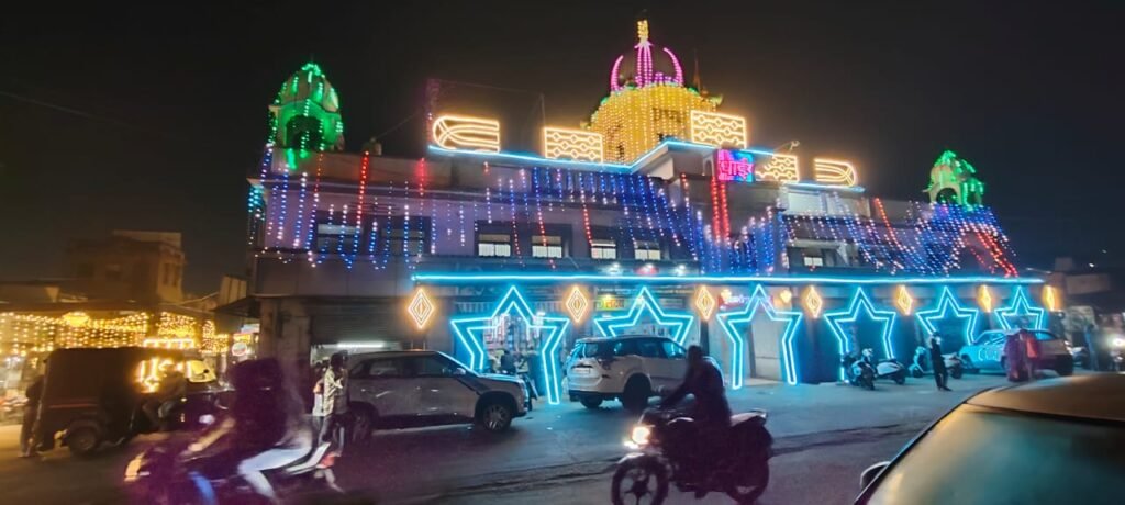 Guru Gobind Singh's Prakashotsav on 6th, Gurdwara decorated attractively