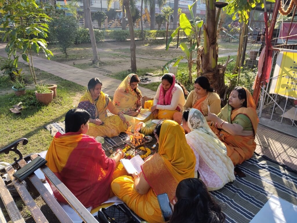 Environment group Itarsi welcomed the new year by performing Agnihotra with Vedic mantras.