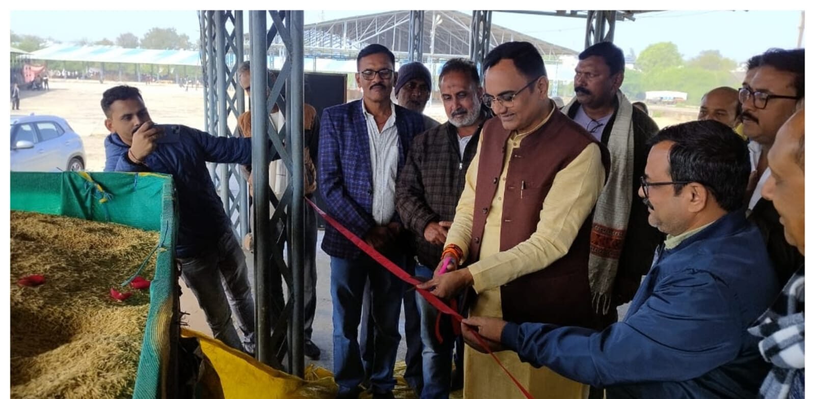 जिले की नर्मदापुरम् मंडी में इलेक्ट्रॉनिक मंडी का किया शुभारंभ 1 Electronic market inaugurated in Narmadapuram market of the district