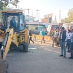 Municipal Chairman stood at the bus stand and made arrangements for pick and drop of passengers.