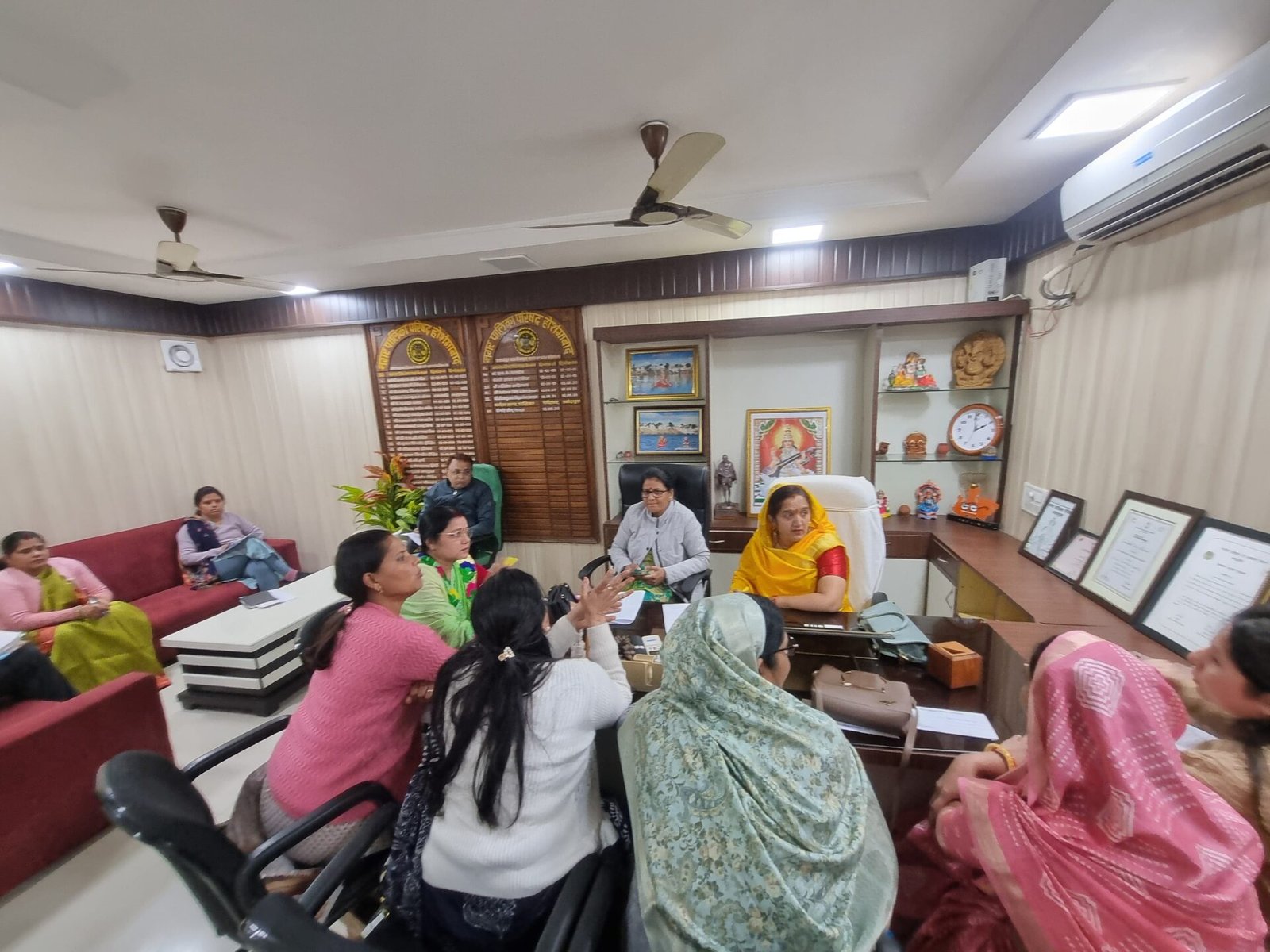 पीआईसी की बैठक में नर्मदा जयंती, रामजीबाबा मेला और नर्मदा लोक पर चर्चा कर निर्णय लिए 1 Decisions were taken after discussing Narmada Jayanti, Ramjibaba Mela and Narmada Lok in the PIC meeting.