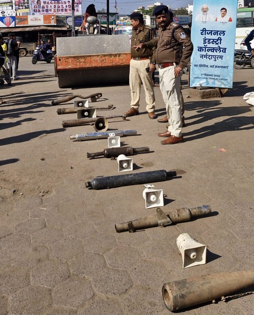 Roller fired on 36 modified silencers of firecrackers, 19 hooters also broken