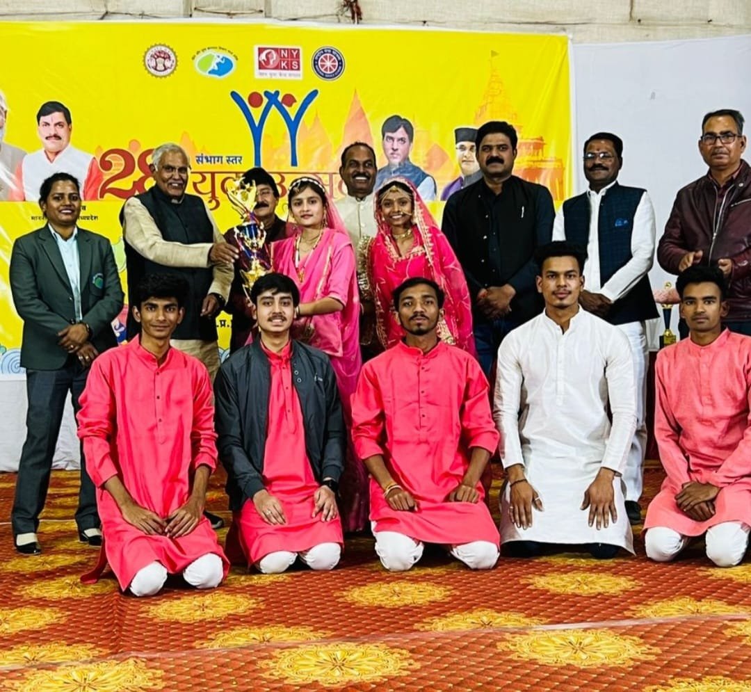 Tanishka's group won first place by giving a colorful presentation in the youth festival.