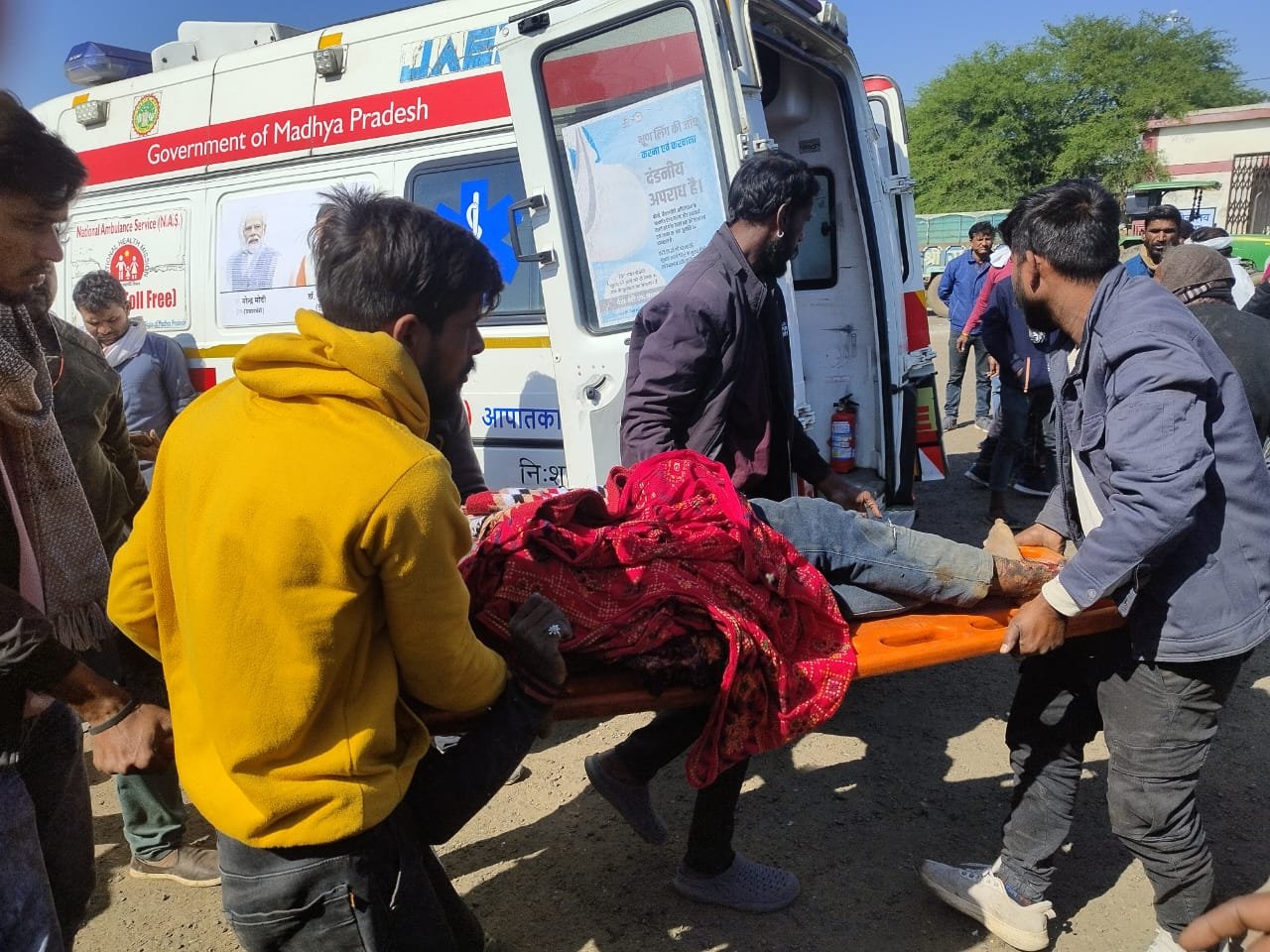 Truck wheel runs over farmer's leg in agricultural produce market