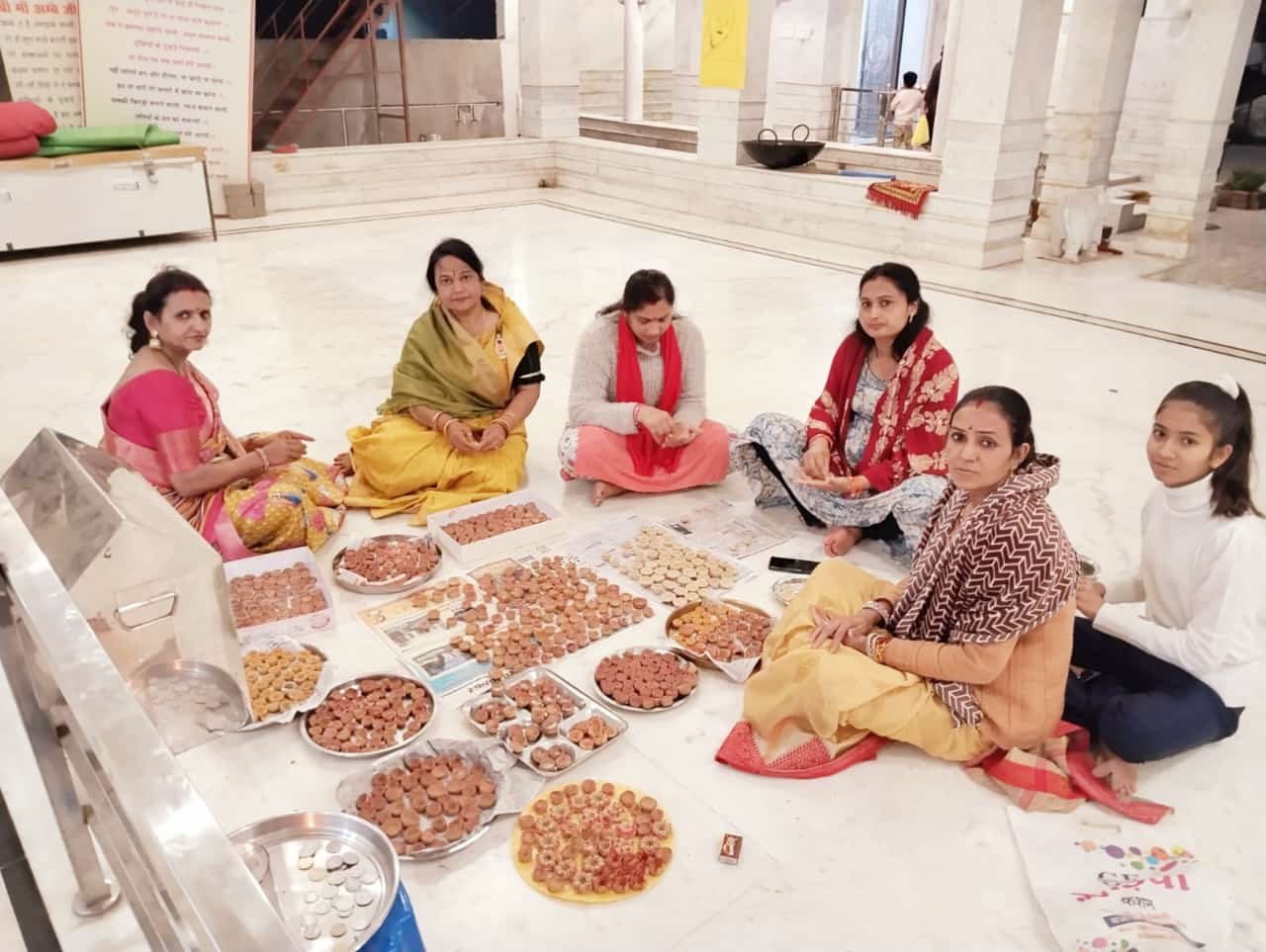 Donated lamp in Mother Narmada with ten thousand lamps made of flour