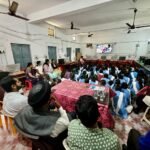 Along with the leaders in the girls' school, the girl students also heard the discussion on Modi's exam.