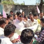 Farmers surrounded the department's office with electricity related problems