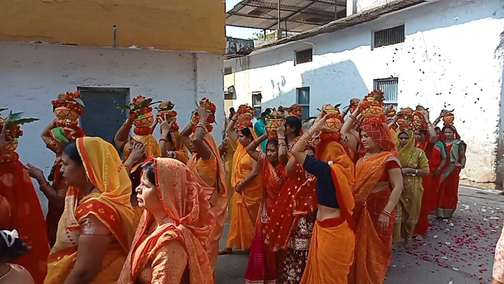 A huge procession took out in the golden jubilee year of Shri Shat Chandi Mahayagya.