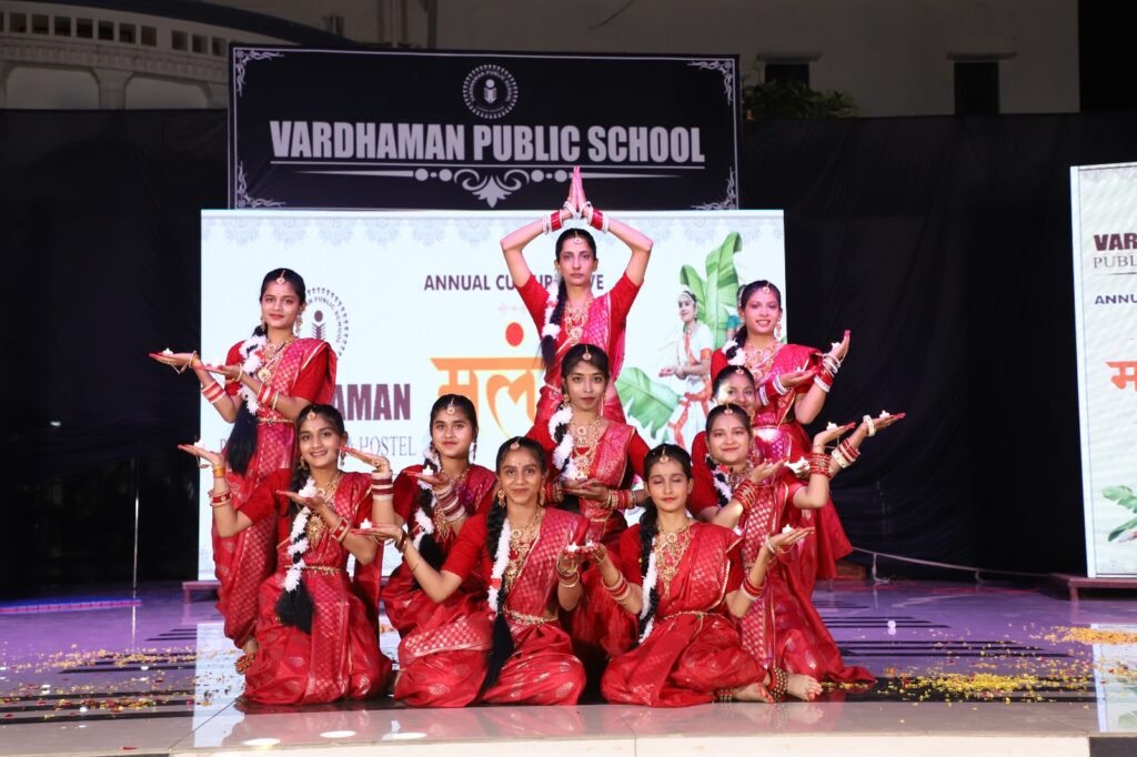 Children of Vardhman Hostel enthralled people with their colorful program.