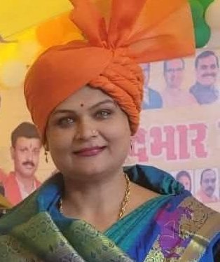 Councillor Amrita Manish Thakur demands that a liquor shop should not be opened on the road in Nyasa Colony