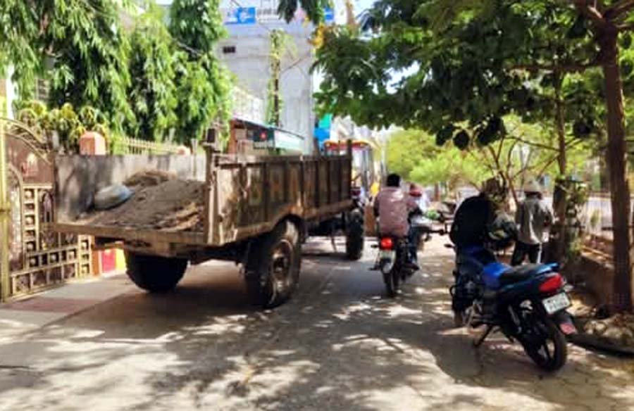 Work of asphalting of roads started in Nyasa Colony
