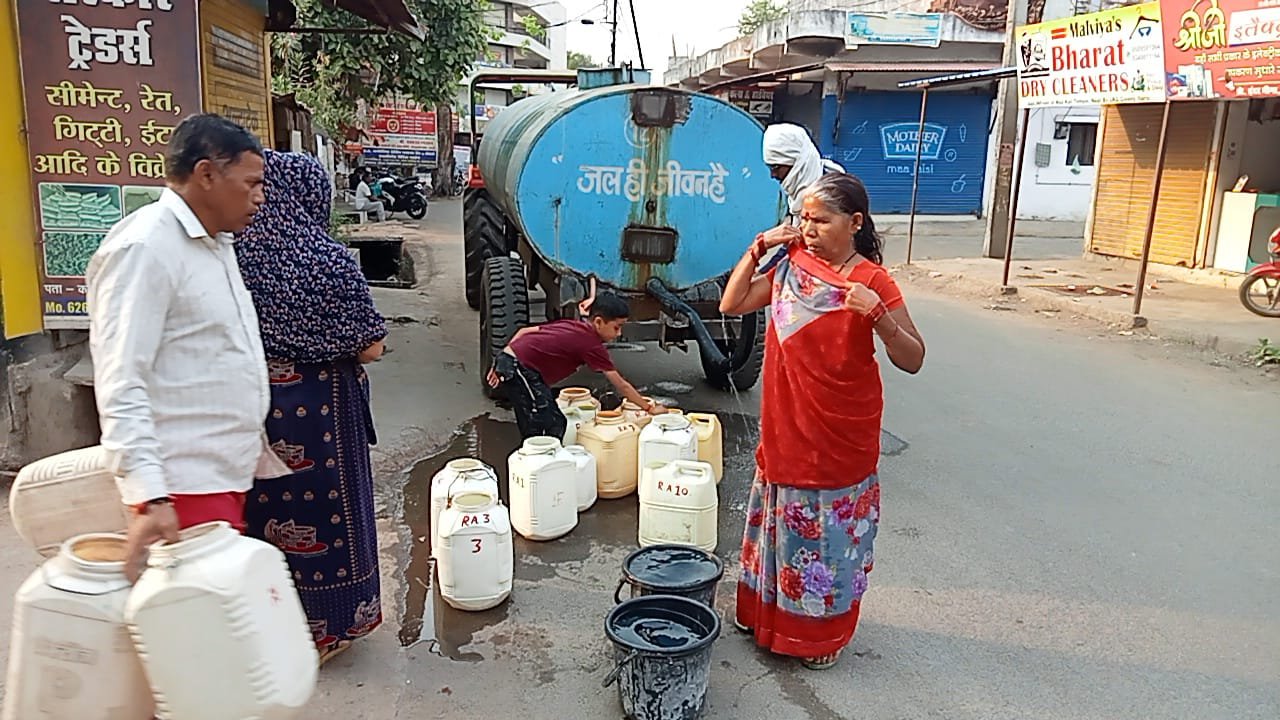 There is a drinking water crisis in many areas, tube wells are not working, water is supplied through tankers