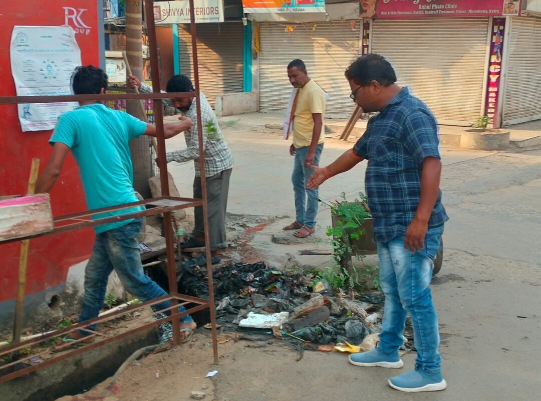 Encroachment will be removed from the drains of Patwa Line today, there is a problem in cleaning, explanation given