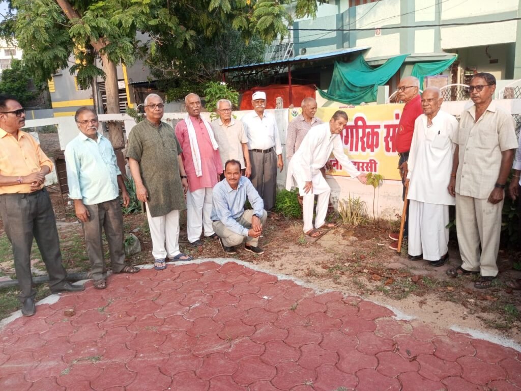 एमजीएम कालेज में पर्यावरण संरक्षण एवं पर्यावरण जागरूकता व्याख्यान एवं पोस्टर निर्माण 2 tree 1 2