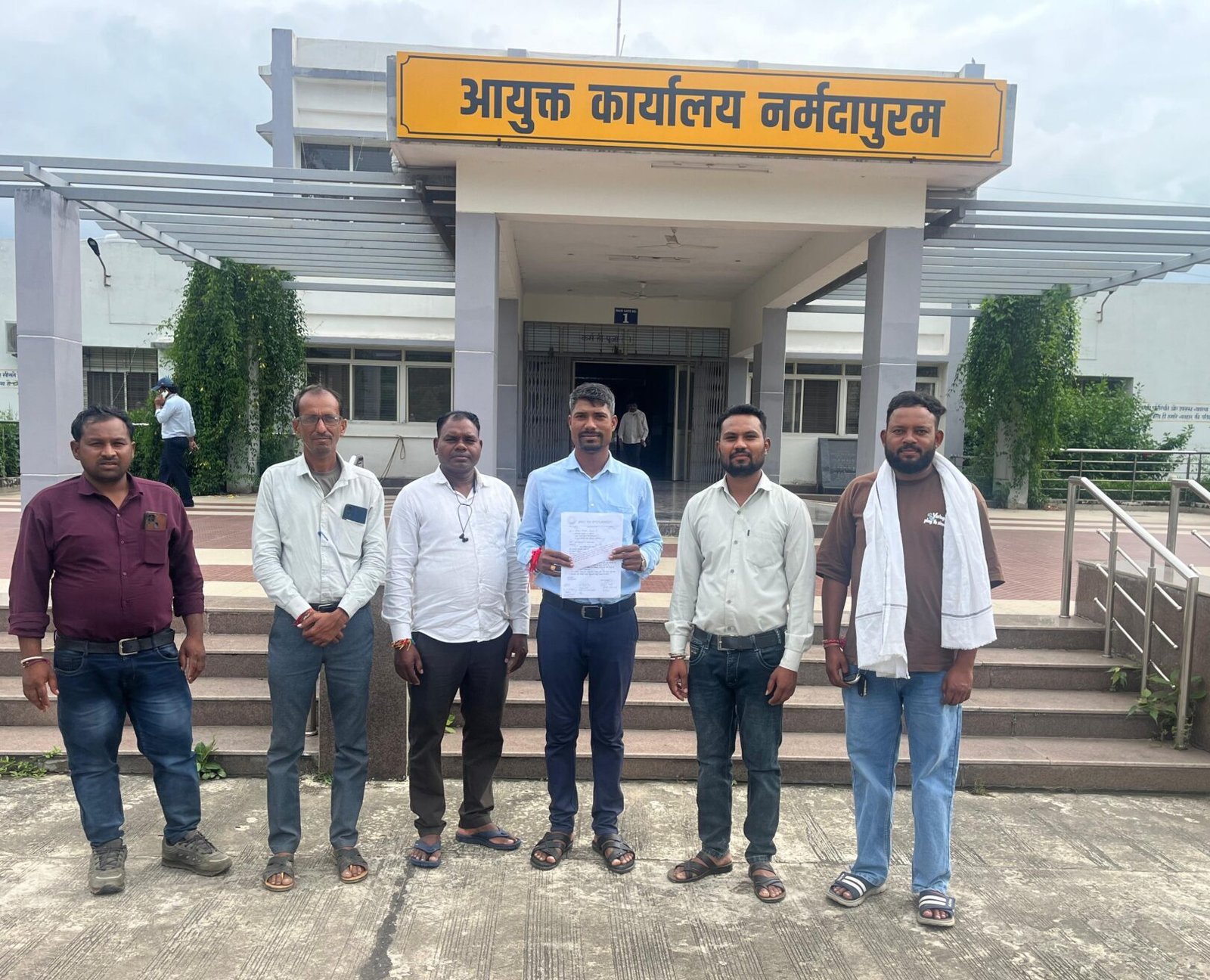 Tribals reached to meet commissioner over forest officers' breach of promise