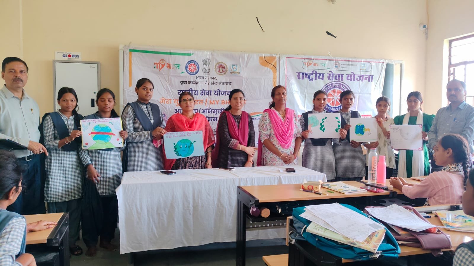 Organizing a program on Vasudhaiva Kutumbakam in Bhagawan Birsa Munda College