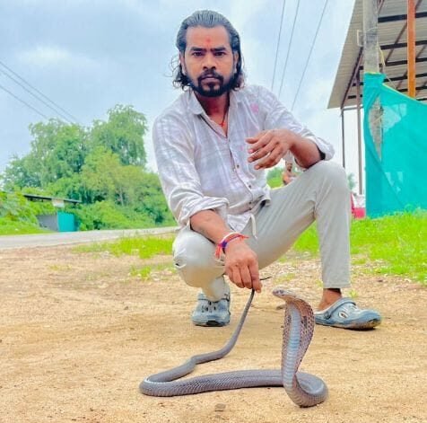 Snake friend Aamir Qureshi successfully rescued a snake from a house in village Dhai