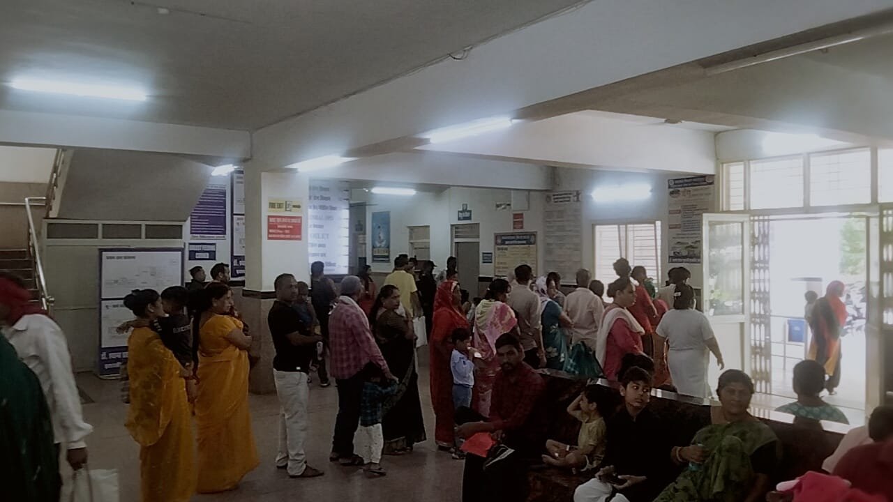 Seasonal diseases increased due to change in weather, long queues of patients in hospitals