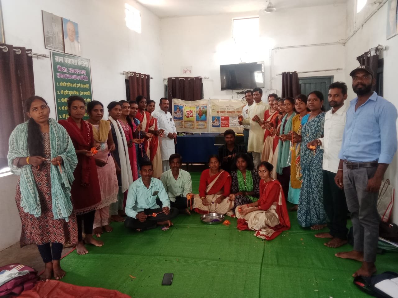 Initiative to make and tie indigenous rakhis beyond foreign rakhis, training given in Kesla