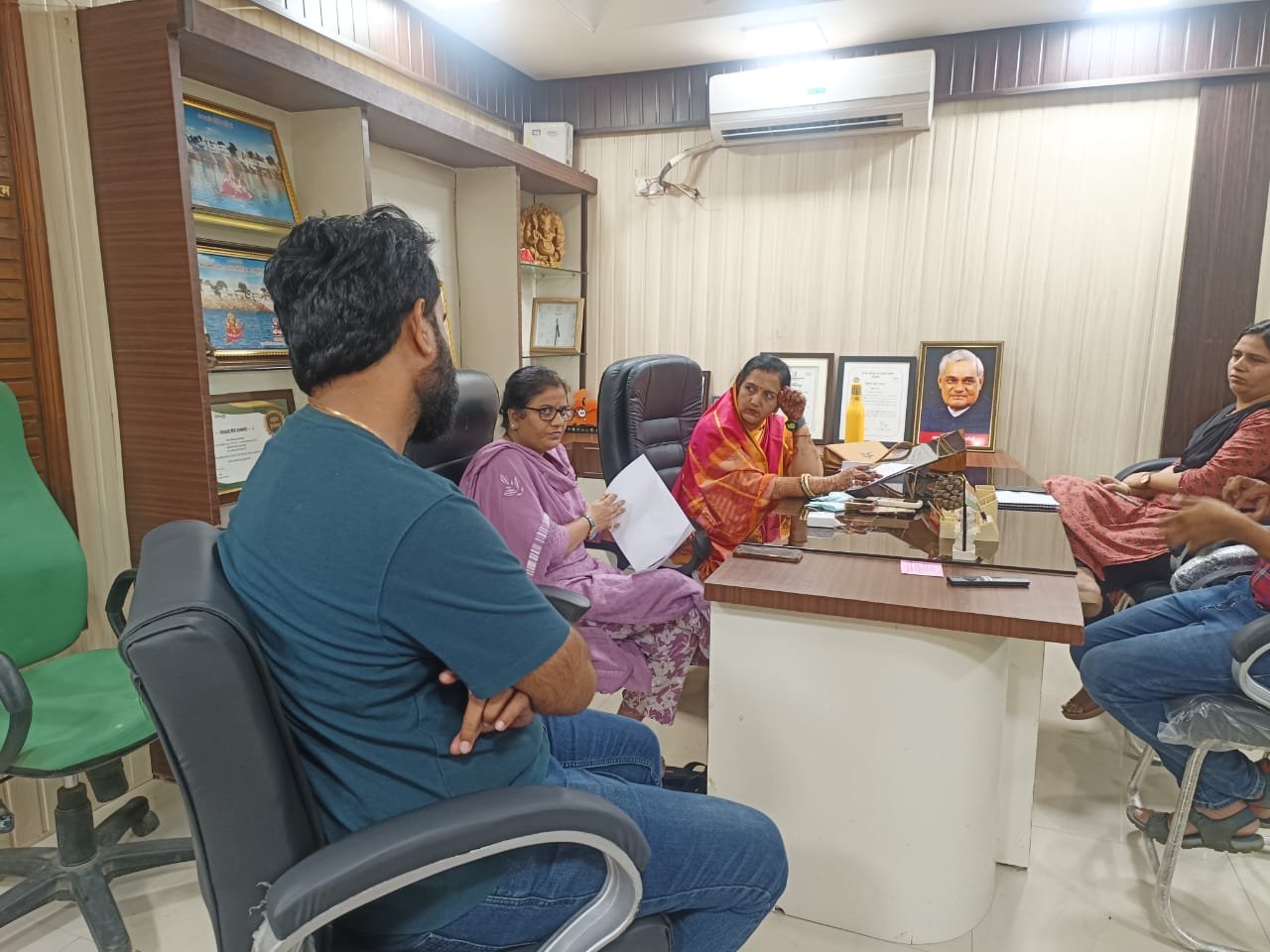 The Municipal President and CMO held a meeting to speed up the cleanliness campaign