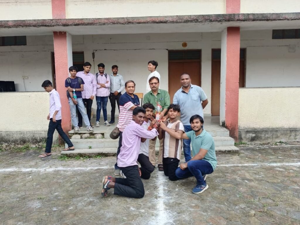 पॉलिटेक्निक कॉलेज में तीन दिवसीय खेल प्रतियोगिताओं का आयोजन 2 Poly 2 1