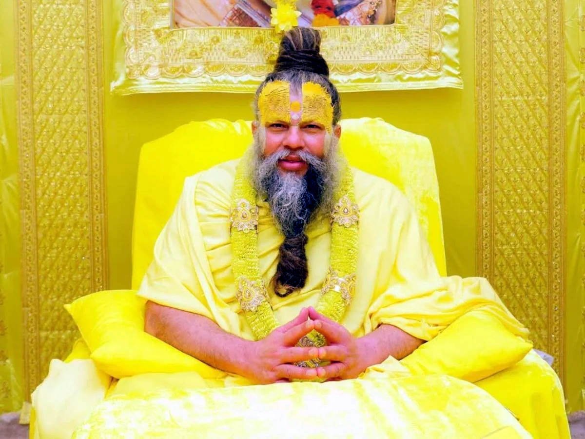 मुस्लिम युवक ने की संत प्रेमानंद को किडनी दान करने की पेशकश 1 Muslim youth offered to donate kidney to Saint Premanand