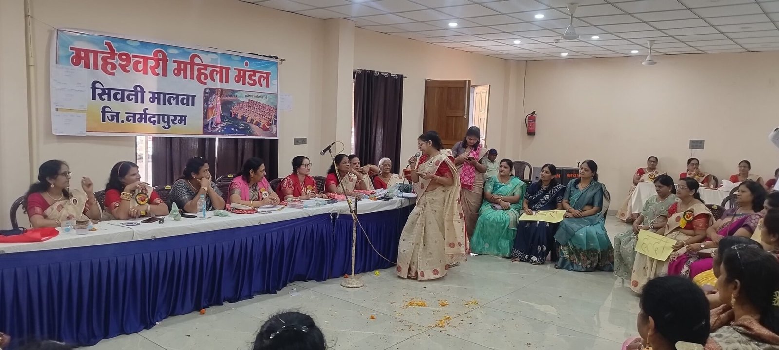 In the district level meeting of Maheshwari Mahila Mandal, children gave the message of saving the environment