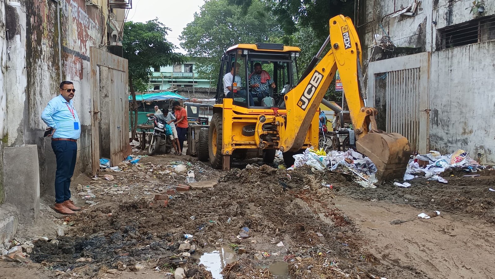 On the demand of sculptors, the entrance of Gupta Ground was cleaned