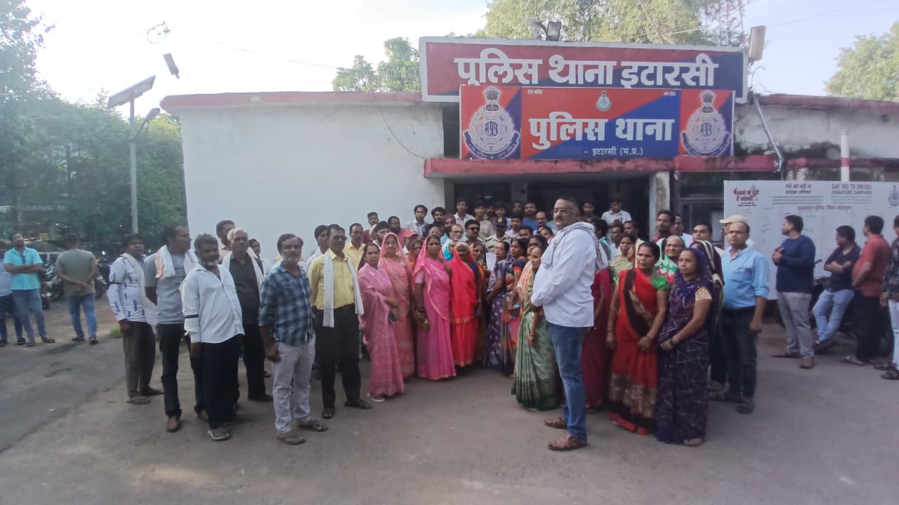 Councilor's husband lodged a complaint against the electricity department in the police station