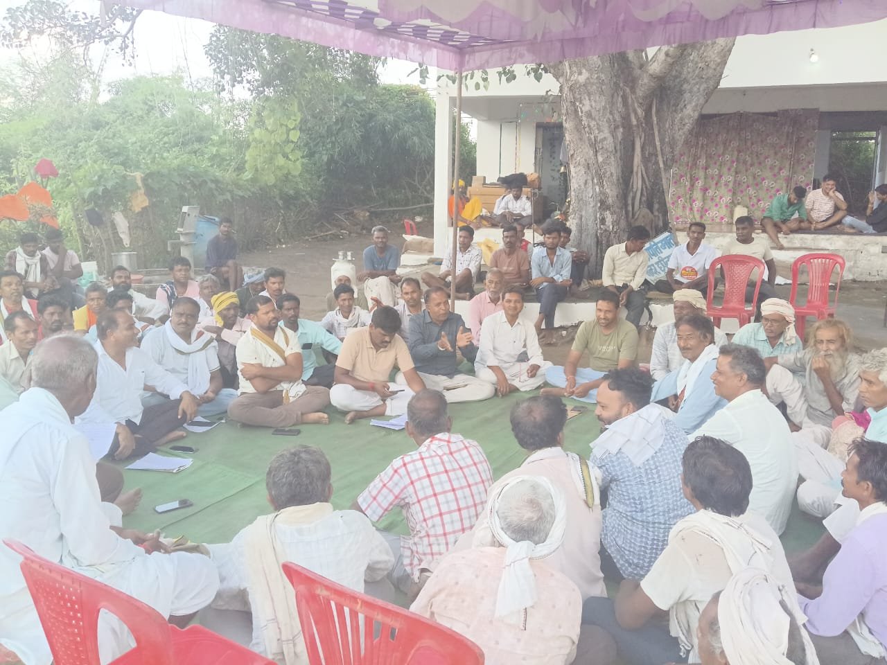 Tribal community makes big announcement in protest against displacement, will surround the Collector's office on October 8