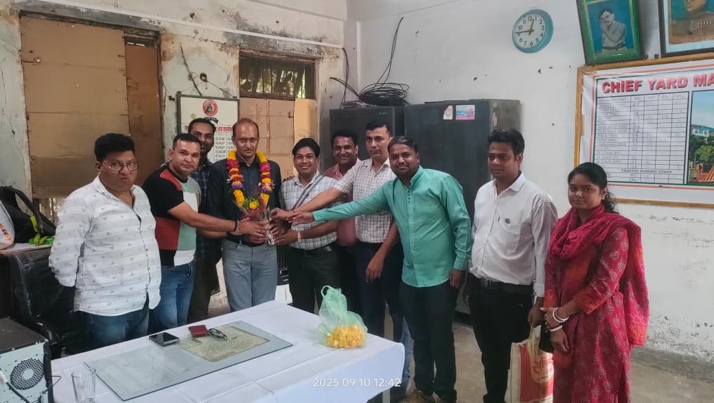 Jagannath Meena took over as area manager, colleagues welcomed him