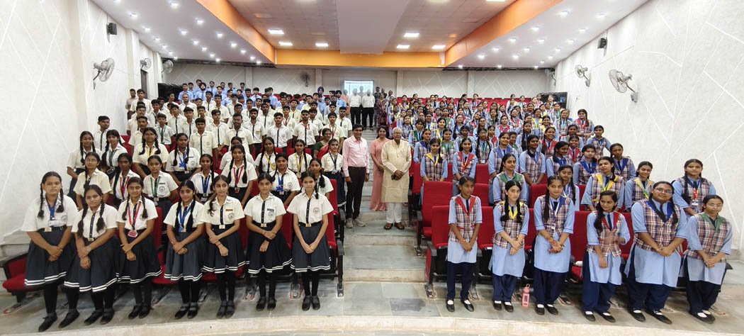 'Samvad 2025: Children presented their vision on the topic 'What should be the India of 2047'