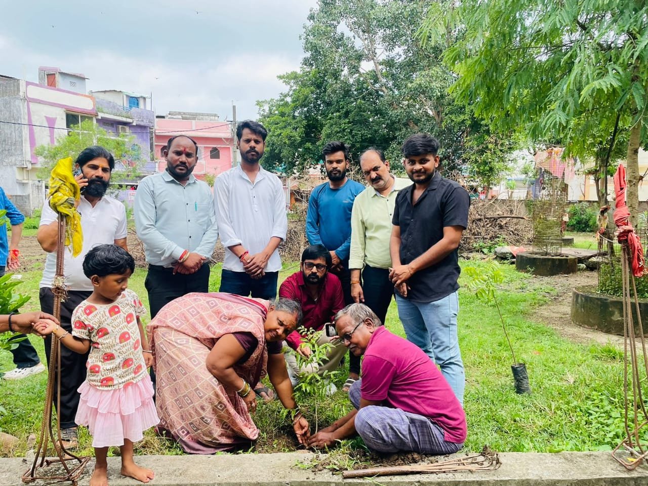BJP city board Old Itarsi carried out cleanliness and service work under the Seva Pakhwada.