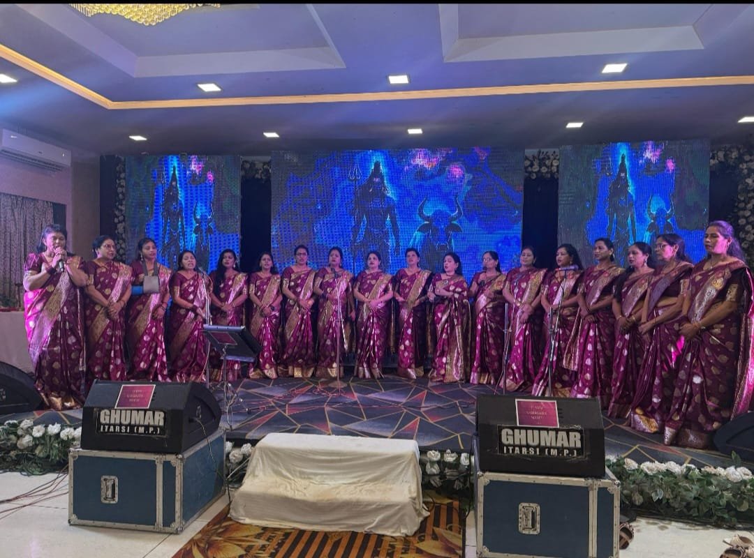 Dedicated to the Nightingale of India, 'Lata Ki Awaaz' resonates with respect for daughters.