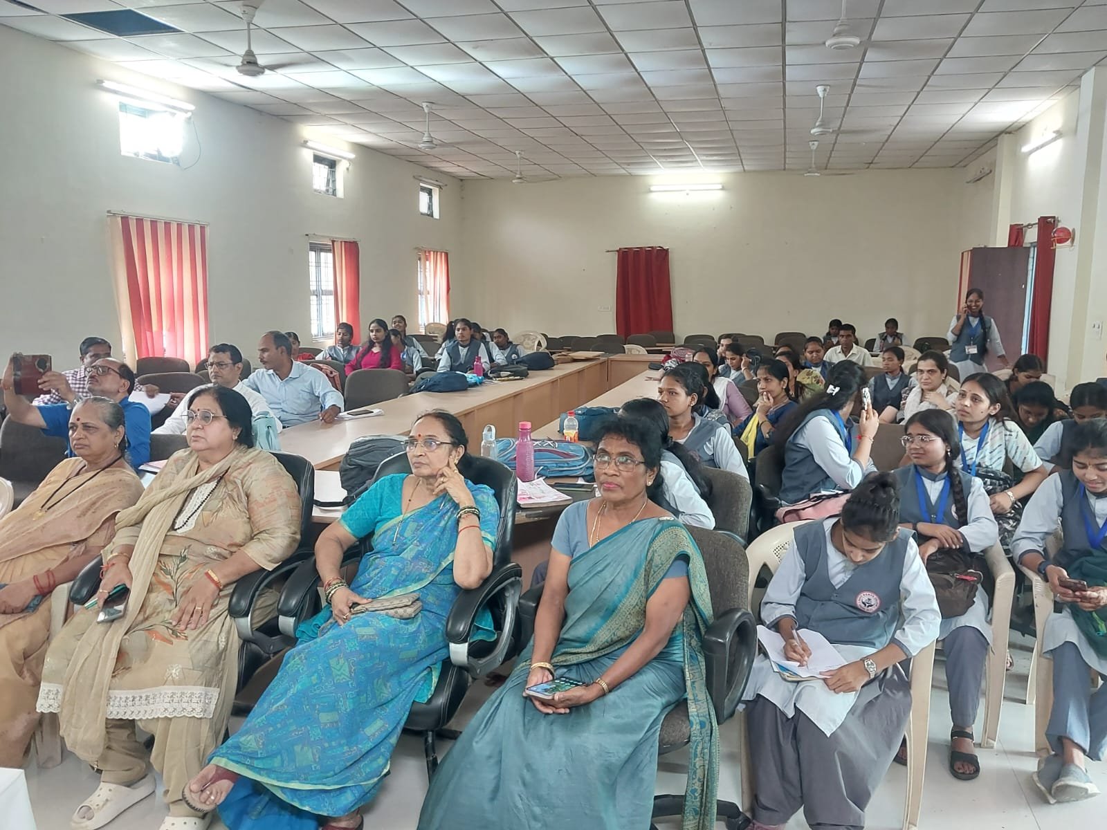 MGM College students get training on beekeeping