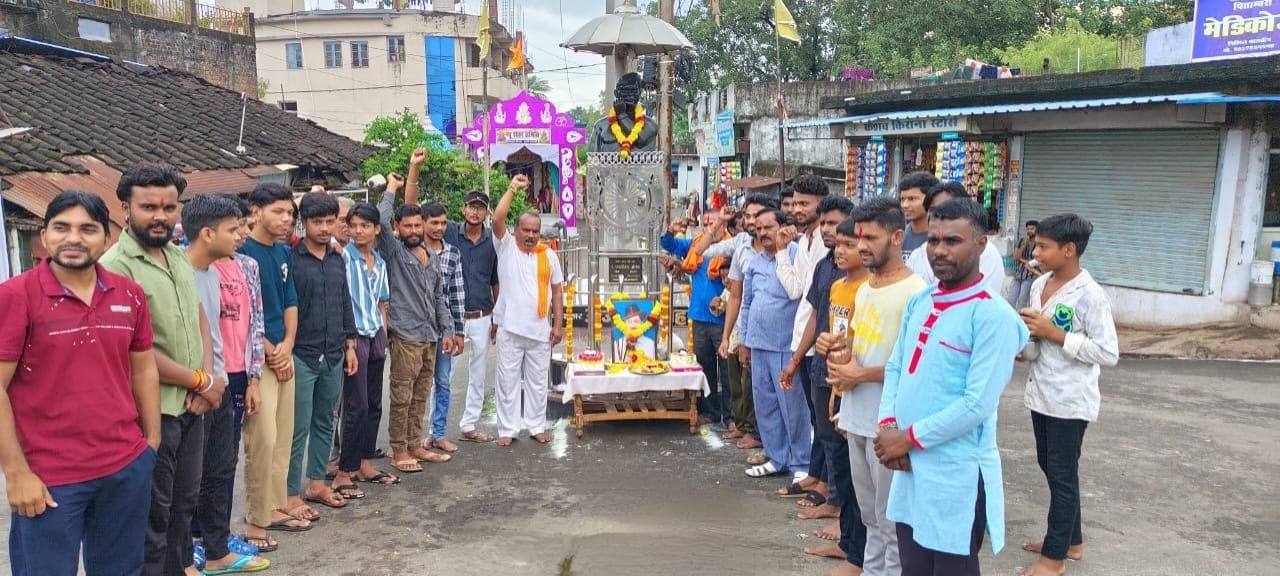 On the birth anniversary of Shaheed Bhagat Singh, the Sunday Social Foundation pledged to promote de-addiction and education.