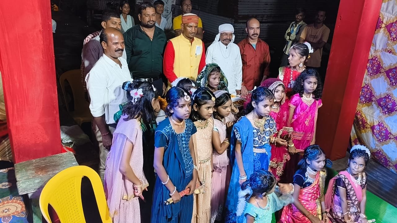 Prize distribution was done after cultural programs in Ganesh festival of Vansakar Samaj