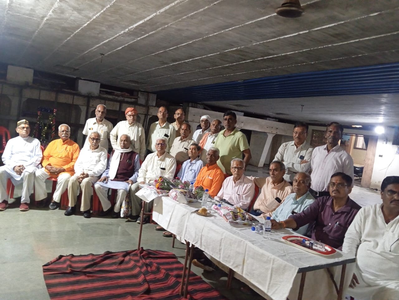 वरिष्ठ नागरिक संघ ने किया अति वरिष्ठ शिक्षकों का सम्मान 1 Senior Citizens Association honored the most senior teachers
