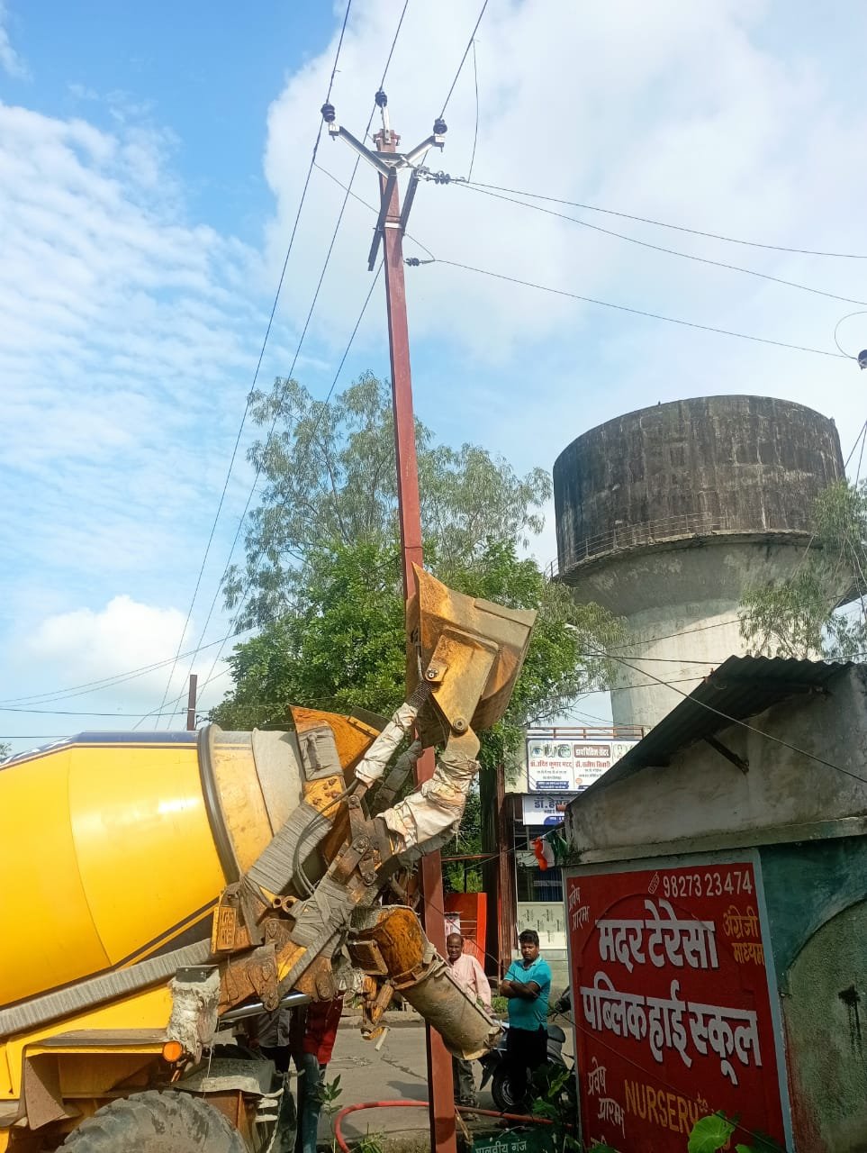 On the initiative of MLA Dr. Sharma, electricity poles were shifted to improve traffic.