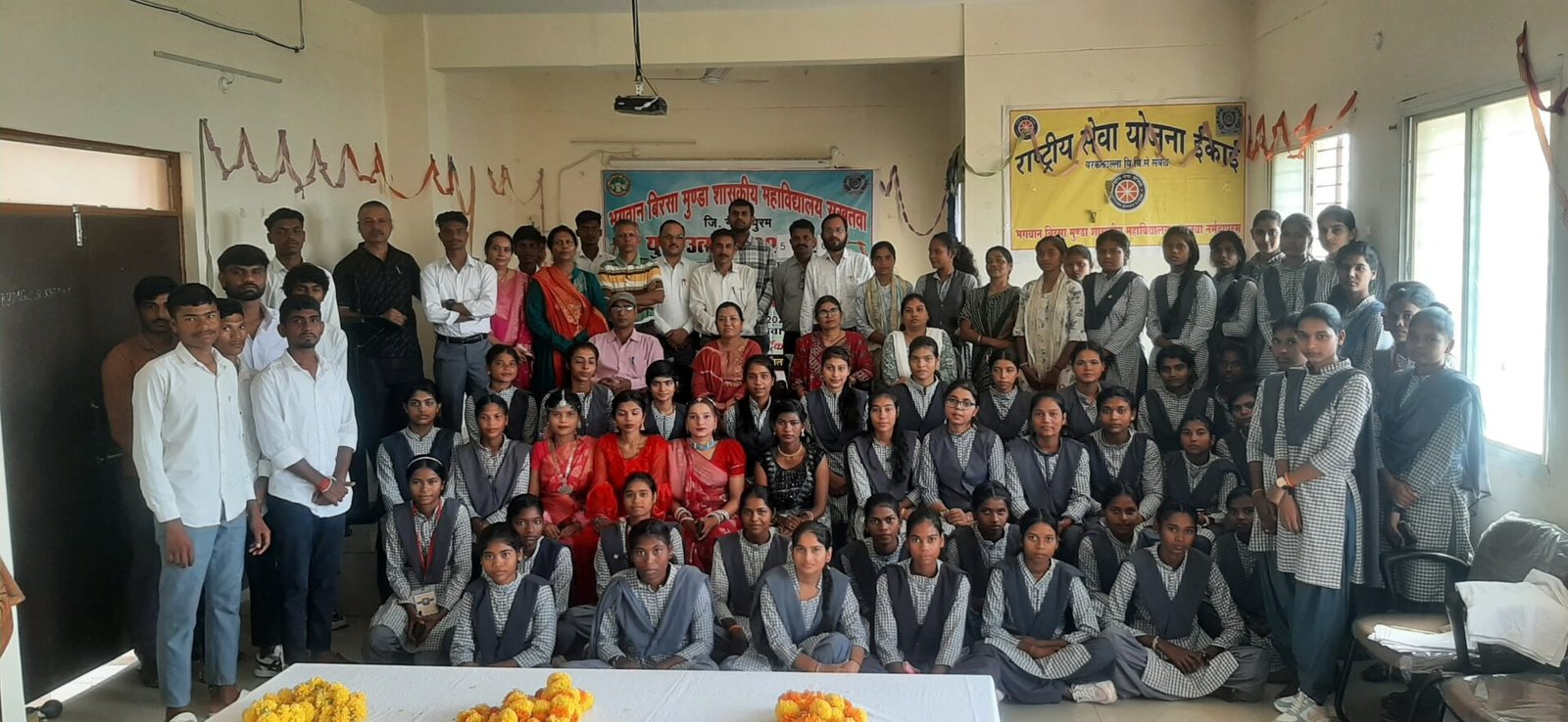 Colourful closing ceremony of Youth Festival at Bhagwan Birsa Munda College; Neha Narre became solo singing winner