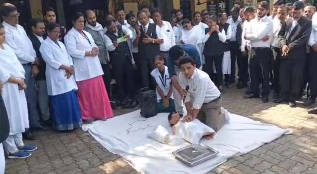 CPR training in court premises, judges and lawyers become life-saving participants